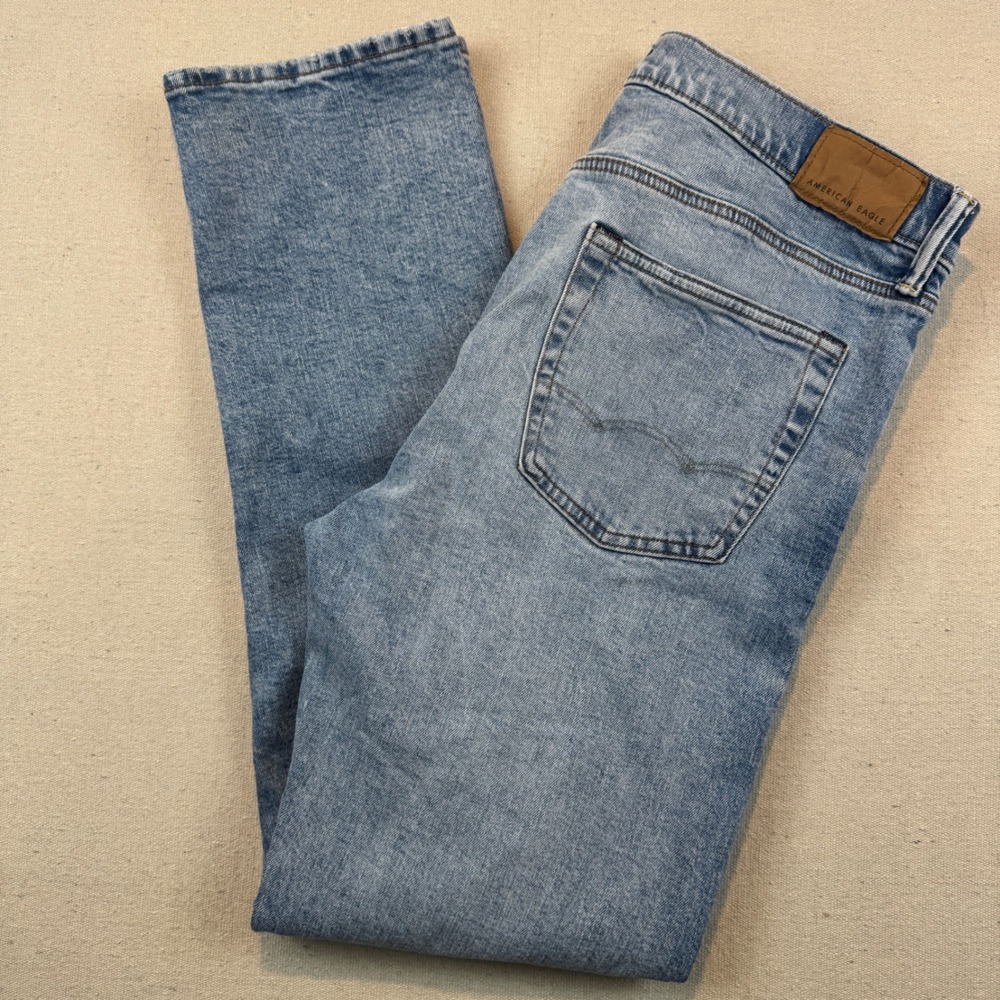 American Eagle 33x34 Original Straight Jeans Mens Light Wash Easyflex Denim